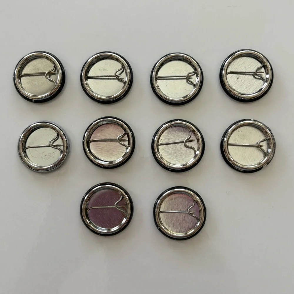 Lot of 10 Brandy Melville Pins - Picture 2 of 2